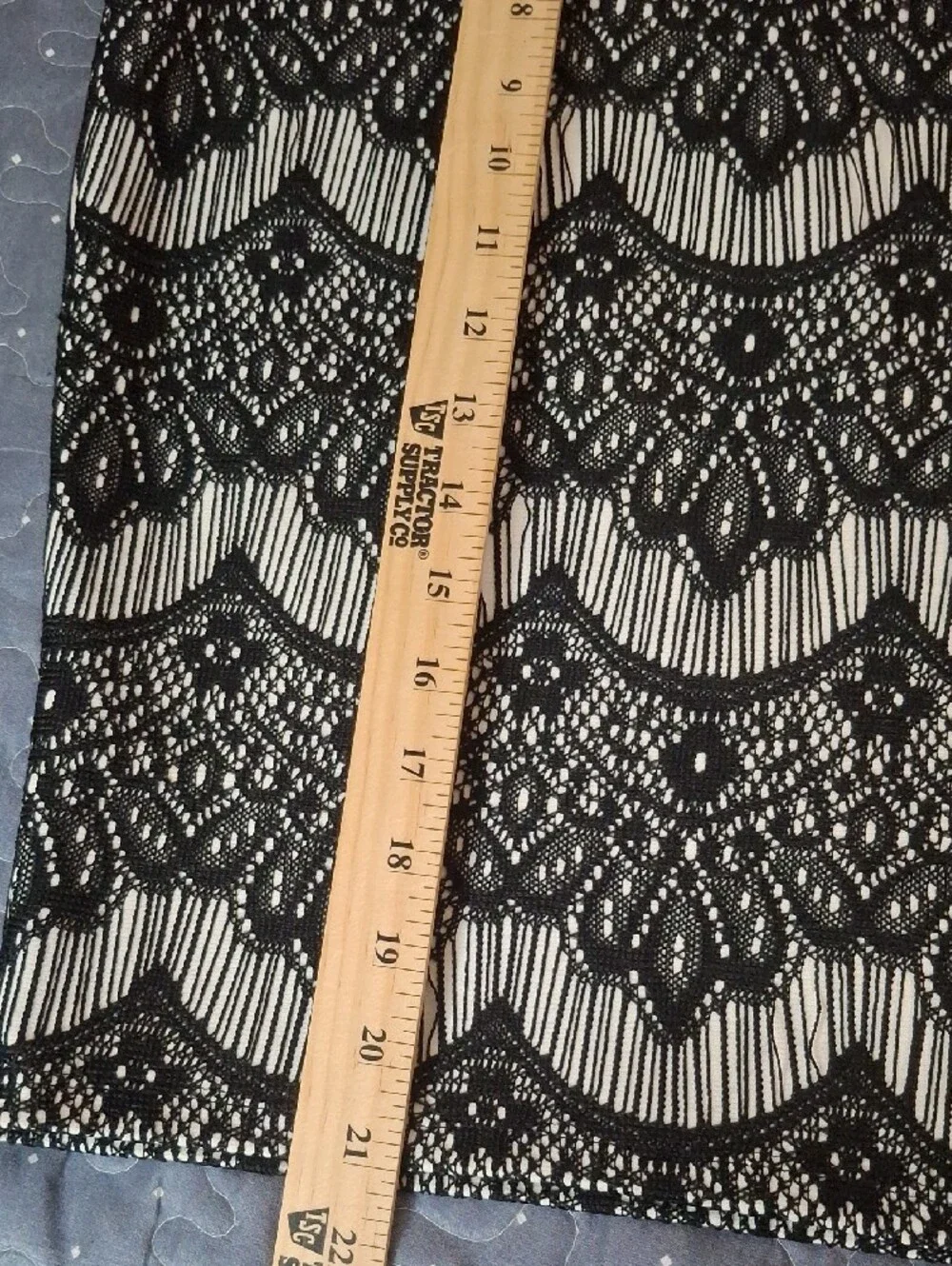 Melissa Paige Black Over White Lace-Pattern Pencil Skirt Size Small